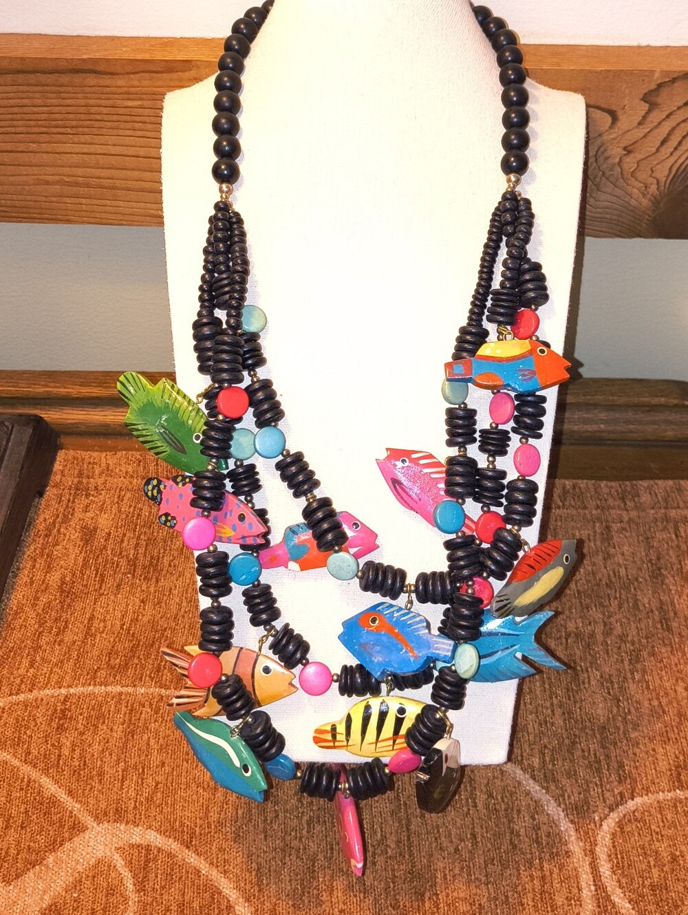 Vtg 80s Hand Painted Wood Funky Fish Charm Necklace Boho Beach Resort Wear